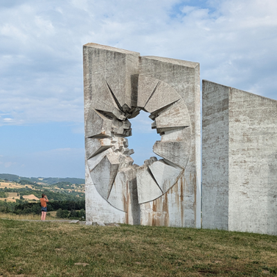episode #92 Spomeniks - Jugoslawiens monumentale Erinnerungskultur artwork