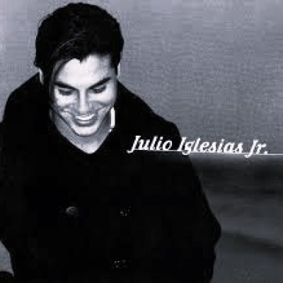 episode Especial: Julio Iglesias Jr. Under my eyes. artwork