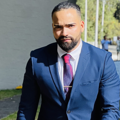 Nahin Osorio “El Escritor”.