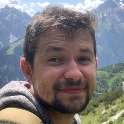 episode #351 - Market Validation, Churn Reduction & Bootstrapping ScreenshotOne.com to $20K MRR with Dmytro artwork