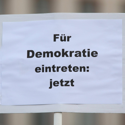 episode Für die Demokratie eintreten - Loyalität als Haltung in schwierigen Zeiten artwork
