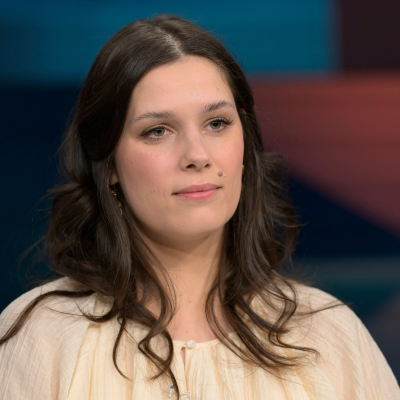 episode Wütend, aber wiederholend: Tara-Louise Wittwers „Nemesis’ Töchter" bleibt an der Oberfläche artwork