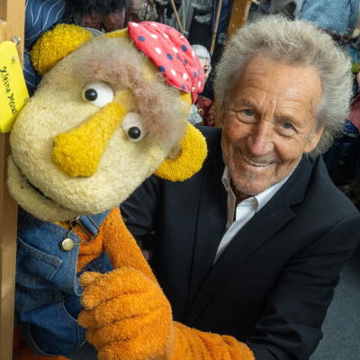 episode Siegfried Böhmke, Intendant Marionettentheater: sein erstes Theater brannte ab artwork