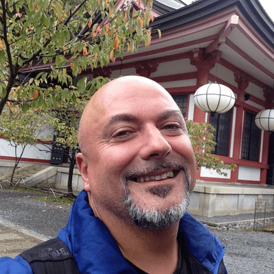 episode Episode 148 - The Art of Living a Simple Life artwork