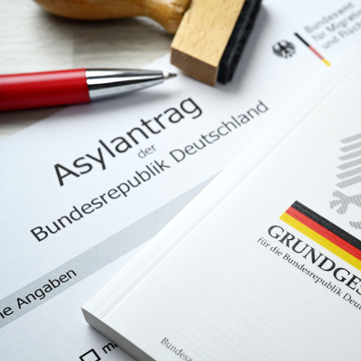 episode Darf Deutschland Asylsuchende an der Grenze zurückweisen? artwork