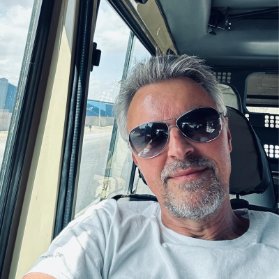 episode Markenaufbau mit Jens Schlangenotto - Personal Branding für Experten und Unternehmen: #080 - Kein Logo, keine Website – Und trotzdem eine Weltmarke artwork