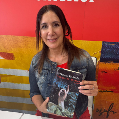 episode No es un día cualquiera - Dolores Redondo presenta "Las que no duermen. Nash" artwork