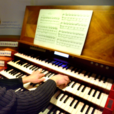 episode Kakadu bei euch - Mattis spielt Orgel artwork