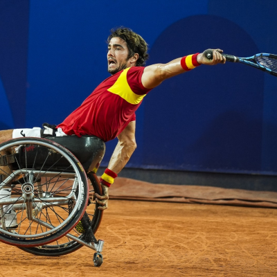 episode Nos acercamos al tenista paralímpico Dani Caverzaschi a través de su madre artwork