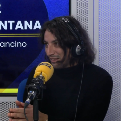 episode La ventana de los libros | Carlos Risco, el periodista que cambió Lavapiés por un robledal: "Es bonito inventarse una vida" artwork