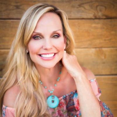 episode 73 - How to live an Unbridled Life Life | Sandra Dee Robinson, Communication and Leadership Coach artwork