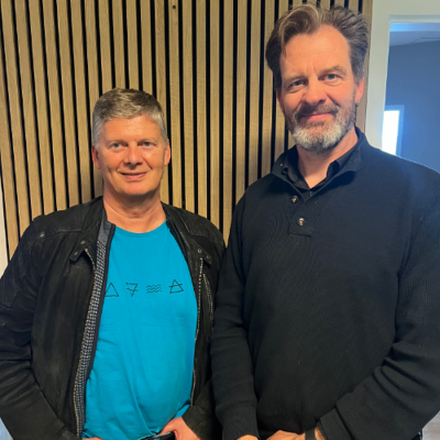 episode #115 – Svífa hljóðlaust um loftin blá undir afli náttúrunnar - Svifflugið er heillandi sport, ódýrt en krefjandi - Steinþór Skúlason og Stefán Árni Þorgeirsson artwork