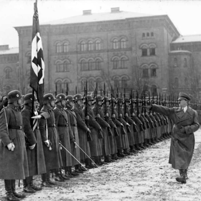 episode Cuando Hugo Boss tejió los uniformes de los nazis artwork