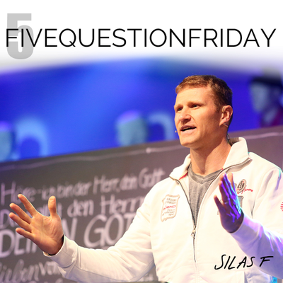 episode 02. Wie Tobias Kley auf seinem Weg zum Profisportler scheiterte, diese Lebenskrise überstand und seine wahre Bestimmung gefunden hat - FIVEQUESTIONFRIDAY artwork