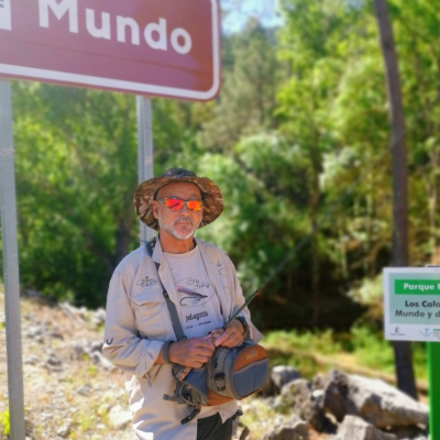 episode Rafael de Juan , nos explica el método de pesca con mosca Tenkara . En España con caña y Río de la vida artwork