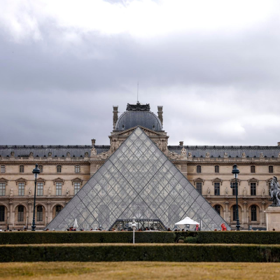episode La hora rándom: El robo en el Louvre artwork