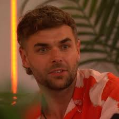 episode Love Island Week 2 Recap: Love Triangles, Graft Levels & Chaos – CDReality Cast Reacts! artwork
