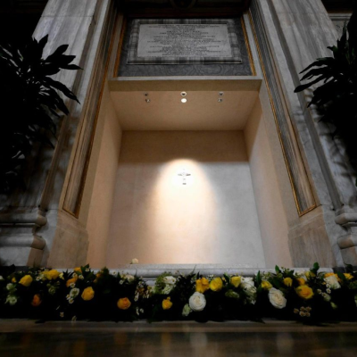 episode Radio Vaticana con Voi 28.04.2025 artwork