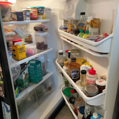 episode Raiding the fridge with Condiment Claire artwork