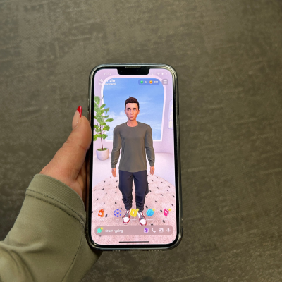 episode Warum verlieben sich manche Menschen in einen KI-Chatbot? artwork