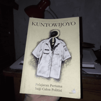 episode Membaca PISTOL PERDAMAIAN (Cerpen - Kuntowijoyo) artwork