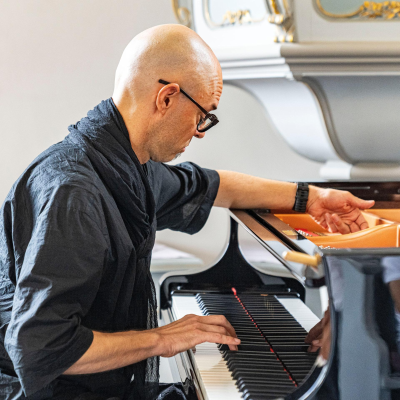 episode Jazzmusiker Nik Bärtsch - "Zuhören ist eine eigene Kunst" artwork