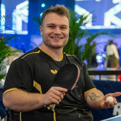 episode Niko Sommer, Para-Tischtennisspieler: trainiert für sein großes Ziel Olympia 2028 artwork