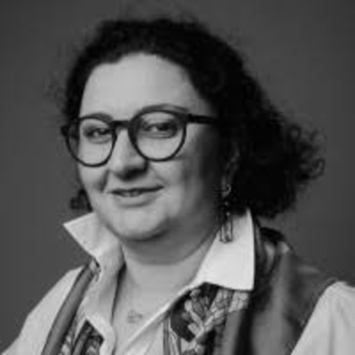 episode Dr. Lucy Abgaryan: Why Being the Smartest in the Room Means It’s Time to Leave! artwork