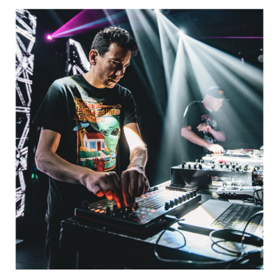 episode The Forward Movement Show 2526 with Mike Wallis (Colony Productions) artwork