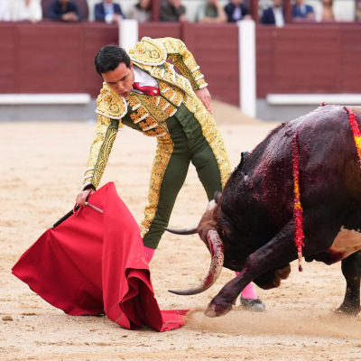 episode Clarín en Radio 5 - Juan de Castilla, el cetro colombiano - artwork