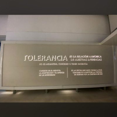 episode Visita al museo de memoria y tolerancia artwork