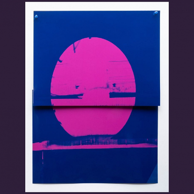 episode Kā fotografēt bez kameras? Britu fotogrāfa Deivida Penija pirmā personālizstāde Latvijā artwork