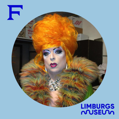 episode In een jurk van zijn moeder stond Marcel Leenders voor het eerst op de bühne - #3 Queer Stories artwork