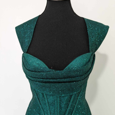 episode Modification des bretelles de robe à Montréal artwork