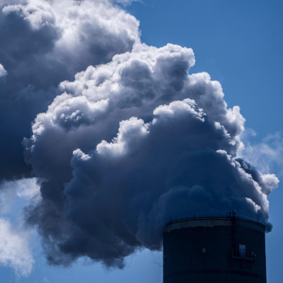 episode Die Woche vom 22.11.2025 bis 28.11.2025 - Klima-Konferenz beschließt keinen Stopp für Kraftwerke mit Öl, Kohle und Gas, Viele Staaten arbeiten am Friedens-Plan für die Ukraine, Viele Tote und Verletzte bei Brand in Hochhäusern in Hongkong artwork