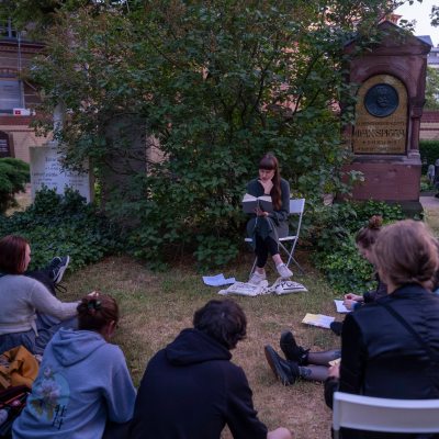 episode Werden Friedhöfe zu Eventlocations? Über die Zukunft von Trauerorte artwork