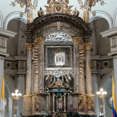episode Oración a la Reina y Patrona de los Colombianos artwork