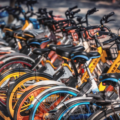 episode On en parle - Nestlé Waters, nouvelle législation pour les vélos, menus bon marché et vacances de dernière minute artwork