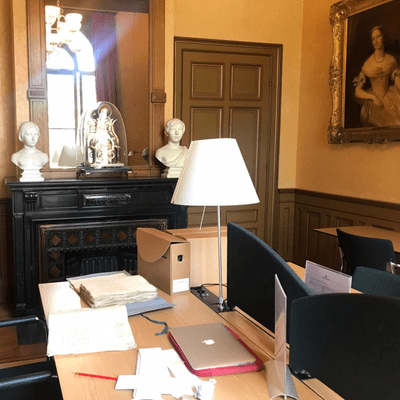 episode Werken aan de brieven van de Stadhoudersvrouwen artwork