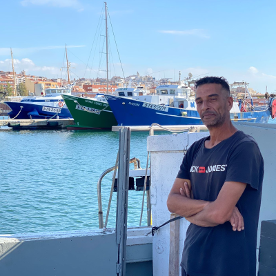 episode Carreteras Secundarias | Vivir con 100 euros al mes: pescadores de Tarragona obligados a dormir en sus barcos artwork