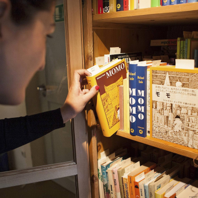 episode Mit Kinder- und Jugendbüchern Brücken bauen artwork