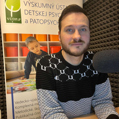 episode Vaping medzi mladými: Čo hovoria dáta a ako môžu rodičia pomôcť? artwork