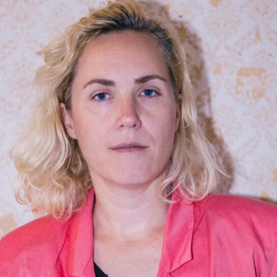 episode Stehlen, Schimpfen, Spielen mit Barbi Marković artwork