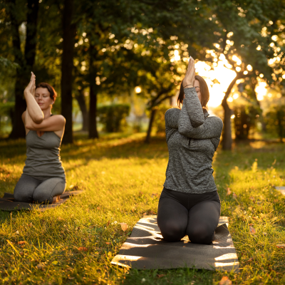 episode 🧘Yoga en los viñedos: cómo esta práctica transforma cuerpo y mente artwork