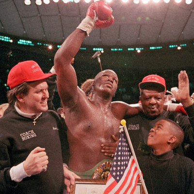 episode EP 05 | Le PROMETIO a su MADRE que derrotaria a MIKE TYSON artwork