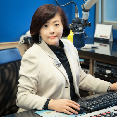 Cover image of show 青春夢工廠-秀秀陪你聊聊天