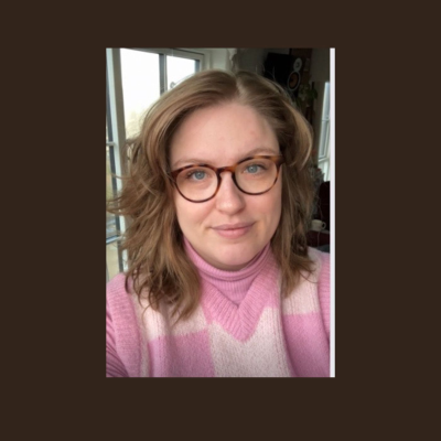 episode Sarah Livs Vendepunkt (5:9) - "Min krænker kommer imod mig og så råber jeg: DU SKA' IKK' RØRE MIG!" artwork