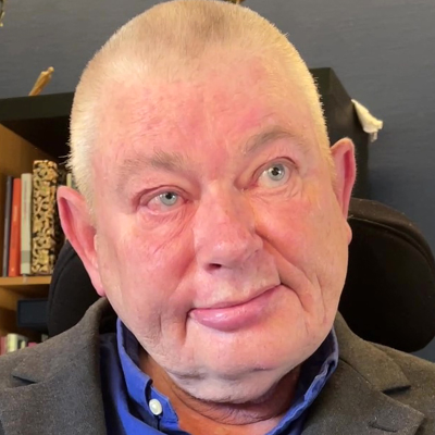 episode Legen sa stopp, men Thorvald Steen ville ha et siste skihopp. – Brakk begge beina artwork