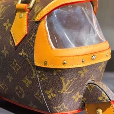 episode Malishka Finds Out: Bag Mehenga Ya Auto? artwork