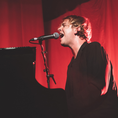 episode Tom Odell in the KROQ Sound Space artwork
